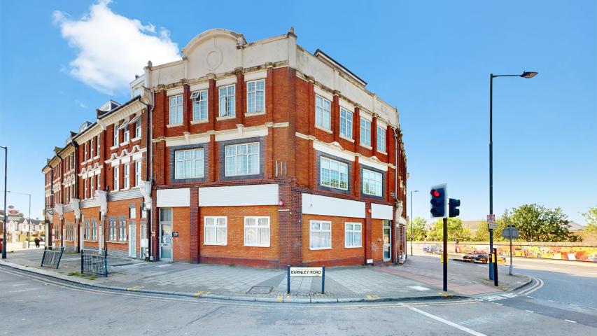 Spacious Studio Burnley Road, Dollis Hill (Inclusive of Gas, Heating+Water)